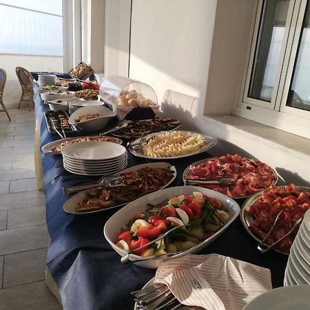 Le Roccette Mare Beach Hotel & Restaurant Тропеа Екстер'єр фото