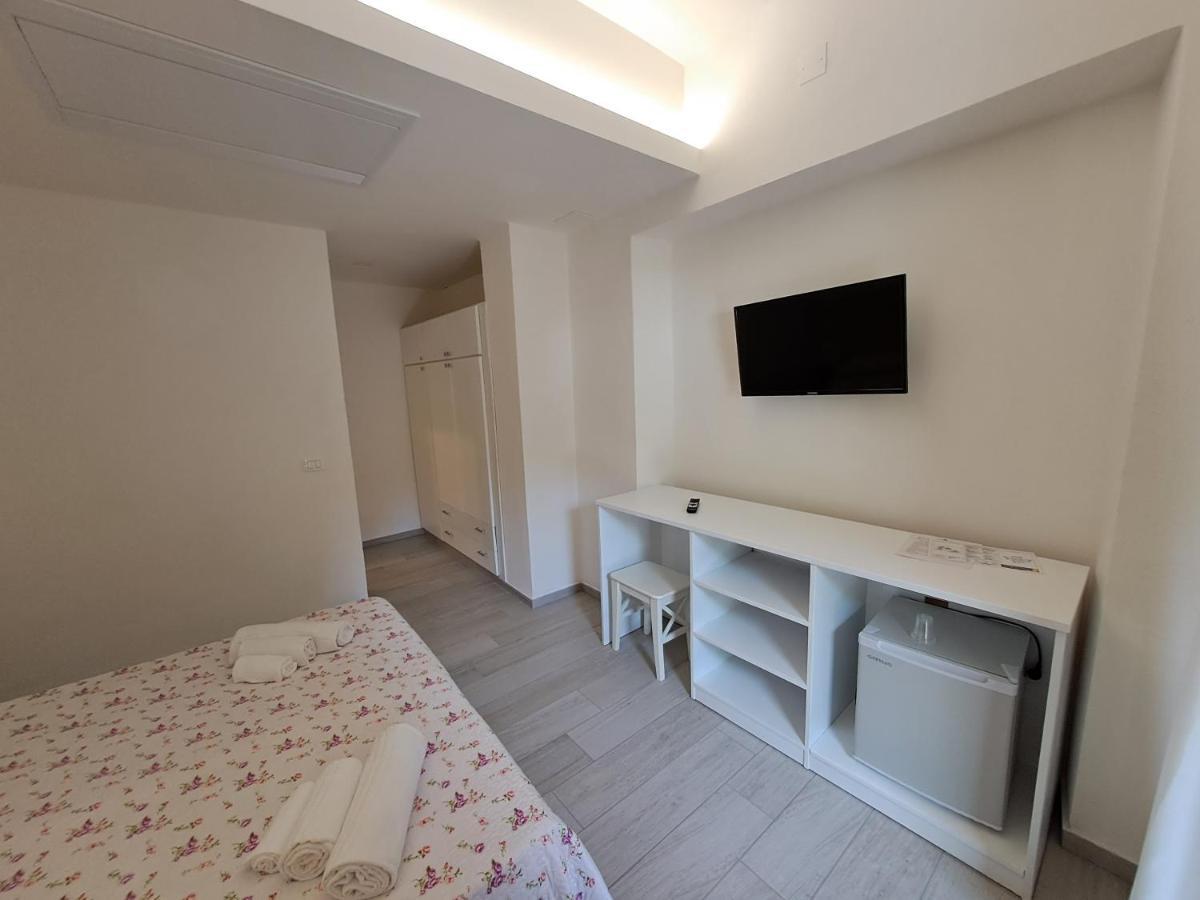 Le Roccette Mare Beach Hotel & Restaurant Тропеа Екстер'єр фото