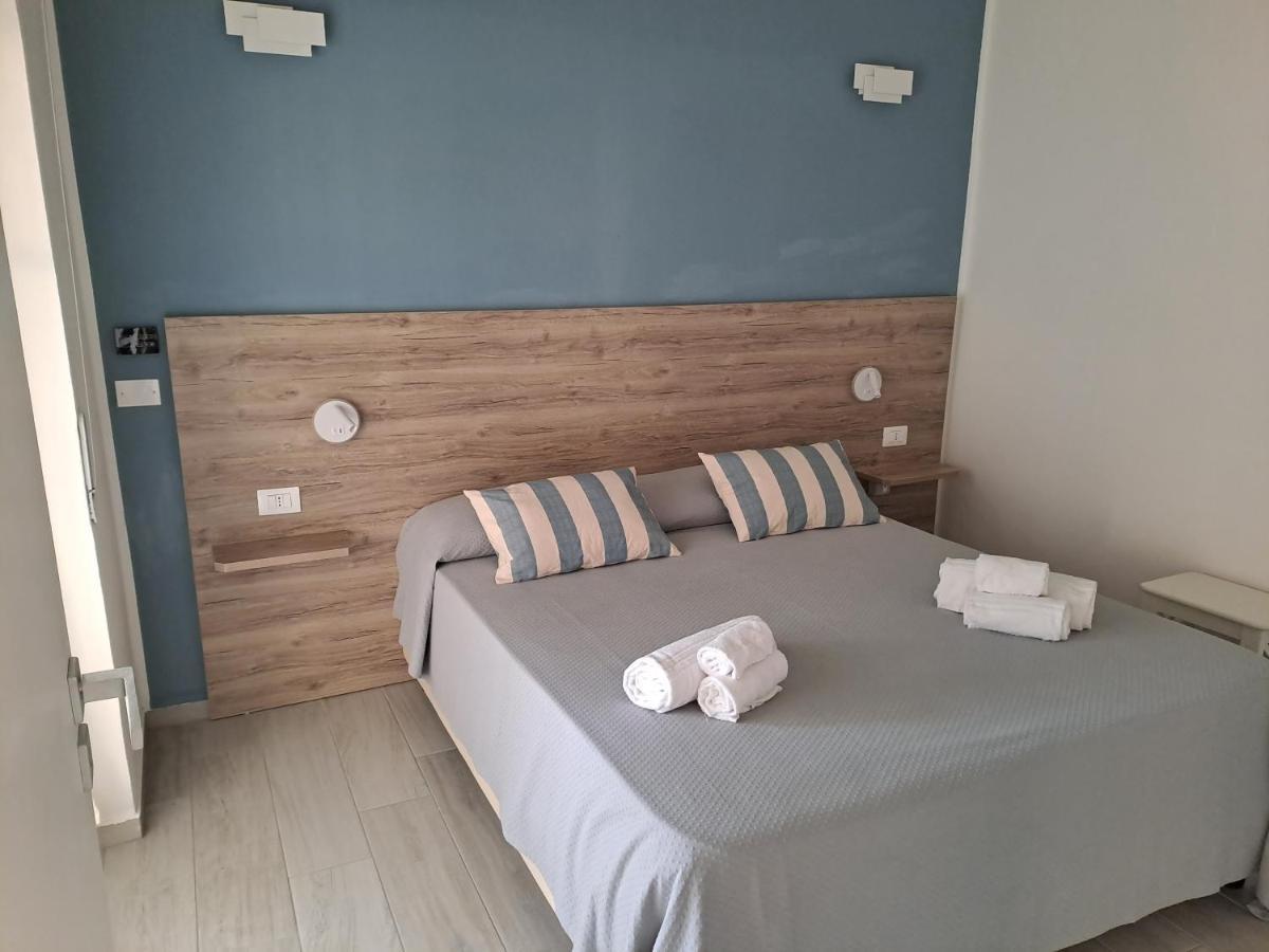 Le Roccette Mare Beach Hotel & Restaurant Тропеа Екстер'єр фото