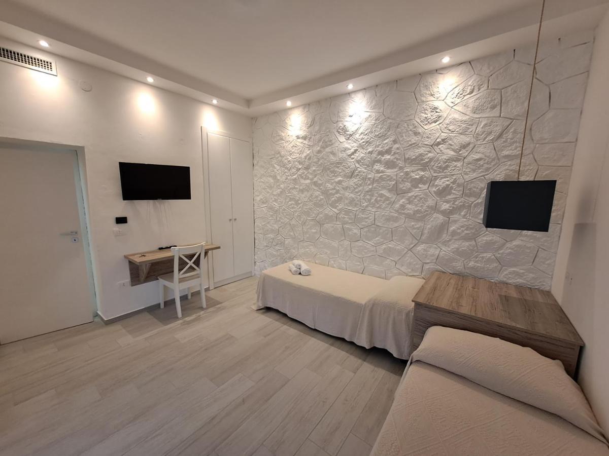 Le Roccette Mare Beach Hotel & Restaurant Тропеа Екстер'єр фото