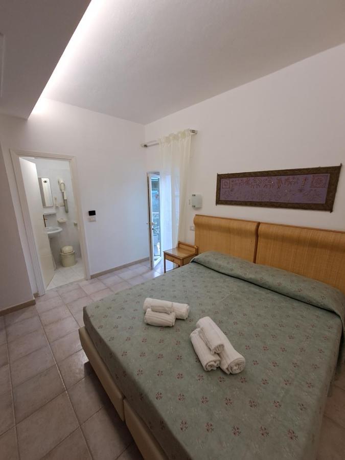 Le Roccette Mare Beach Hotel & Restaurant Тропеа Екстер'єр фото