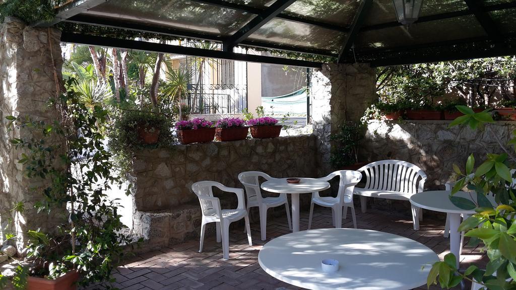 Le Roccette Mare Beach Hotel & Restaurant Тропеа Екстер'єр фото