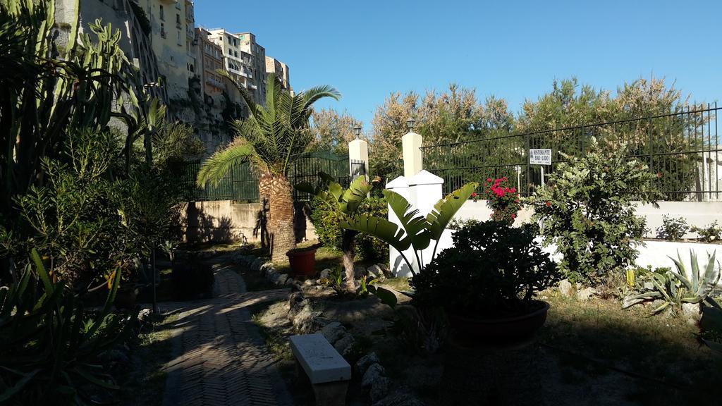 Le Roccette Mare Beach Hotel & Restaurant Тропеа Екстер'єр фото