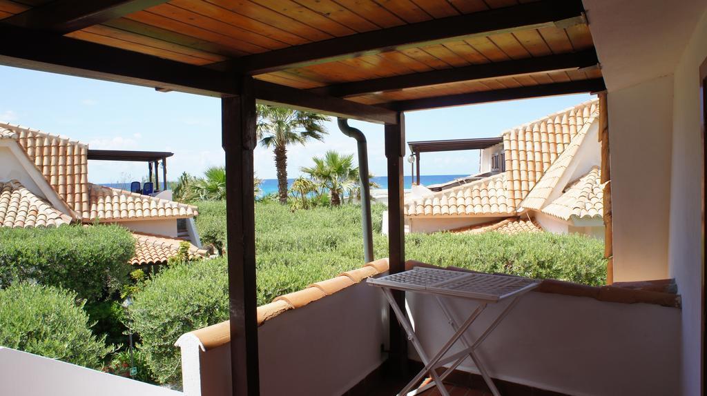 Le Roccette Mare Beach Hotel & Restaurant Тропеа Номер фото